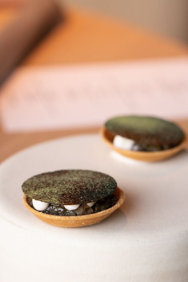 Amuse: scoby-tartaar van De Nieuwe Winkel