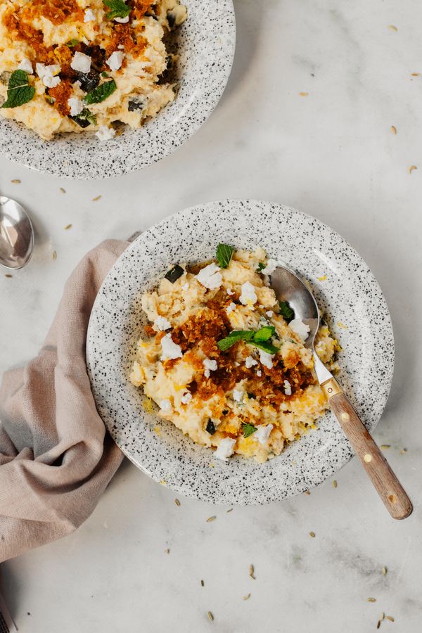 Courgettestamppot met geitenkaas