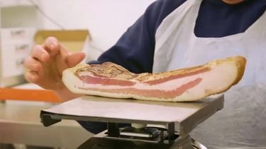 Hoe wordt bacon gemaakt?