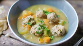 kippensoep met balletjes