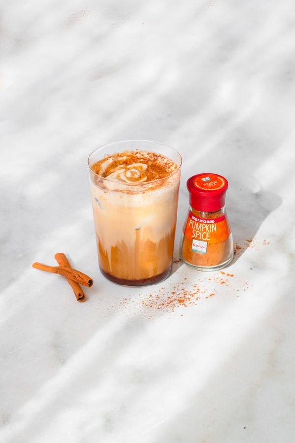 Pumpkin spice latte | pumpkin spice cinnamon roll latte | pumpkin spice siroop maken