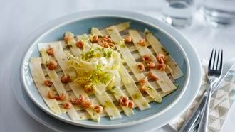 Afbeelding spergecarpaccio met kruidenvinaigrette recept