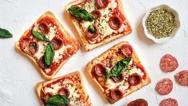 pizza toasts