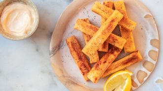 Franse panisse(s) met harissamayonaise en citroen