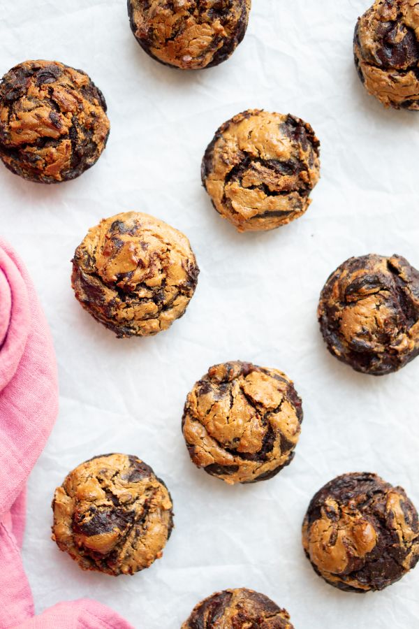 Muffins met chocolade pindakaas en banaan