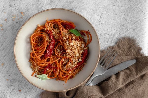 Spaghetti met nduja en zongedroogde tomaten