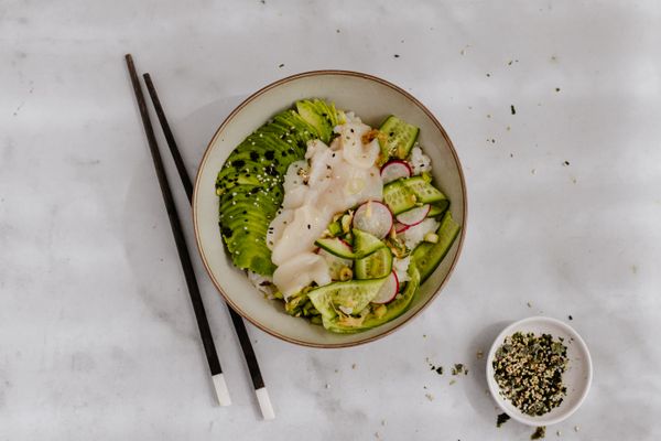 Poke bowl met coquilles