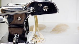 zelf verse pasta maken met een pastamachine