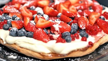 Klassieke Pavlova Met Bosvruchten En Muntsiroop Culy Nl