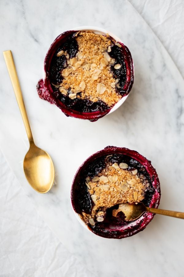 Red fruit crumble