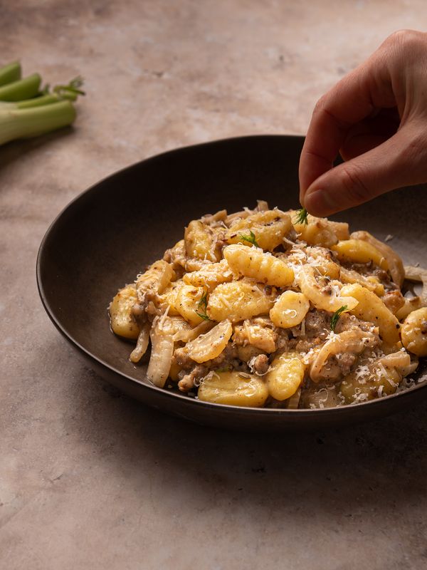 sauzige gnocchi met salsiccia en venkel