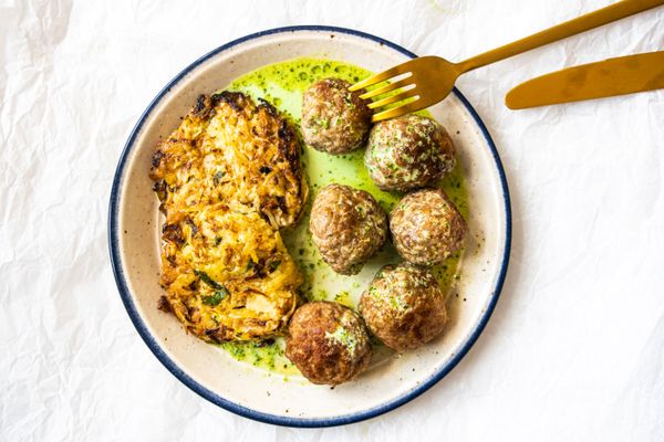 meatballs with potato-cabbage cookies