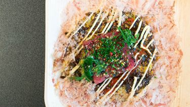 okonomiyaki met tonijn
