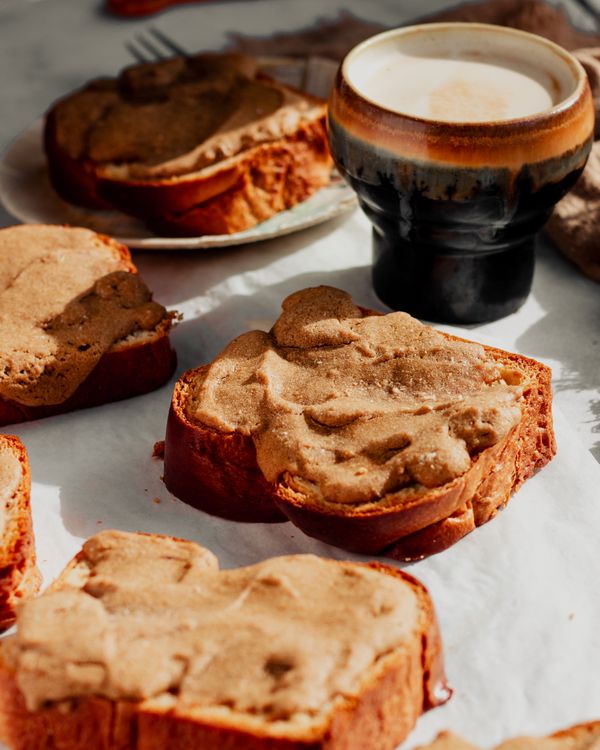 Makkelijke koffiebroodjes / koffiebuns / broodjes met koffiekorst / rotiboy