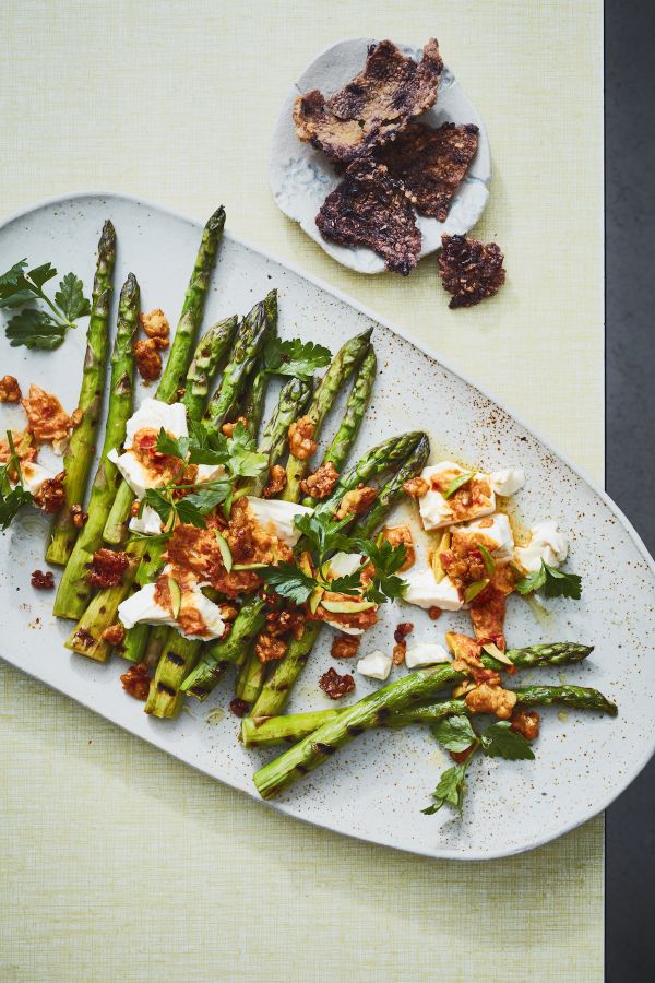 Asperges met sambal goreng tempeh