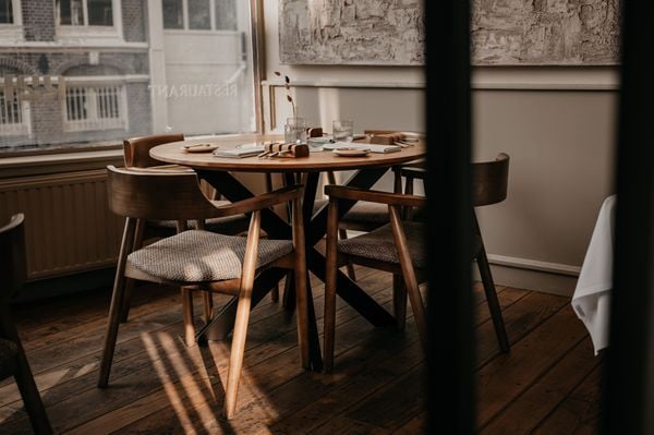 R21 restaurant
