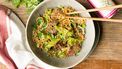 snelle noodles met broccoli en biefstukreepjes