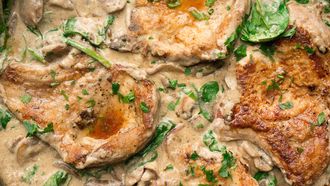 karbonaadjes in champignonsaus