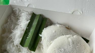 Putu pering / kokoskoekjes Singapore