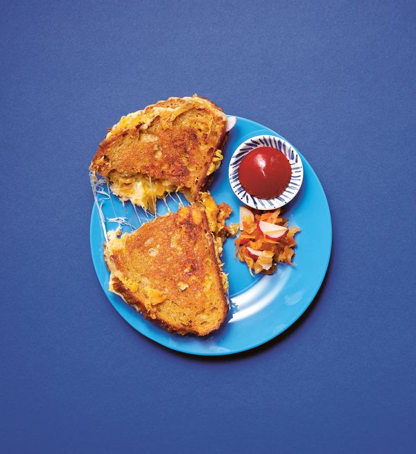 kimchi tosti recept met remekerkaas en gohujangketchup uit broodjes van sam en joris