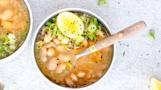 Wittebonensoep / brothy beans