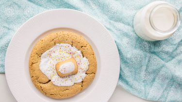 crumbl cookies stock unsplash