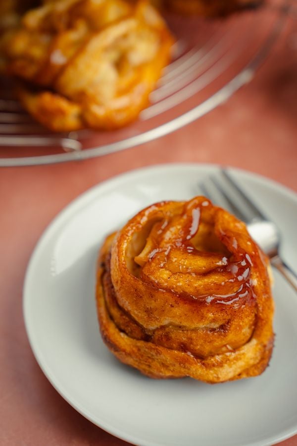 apple bun / appelrol