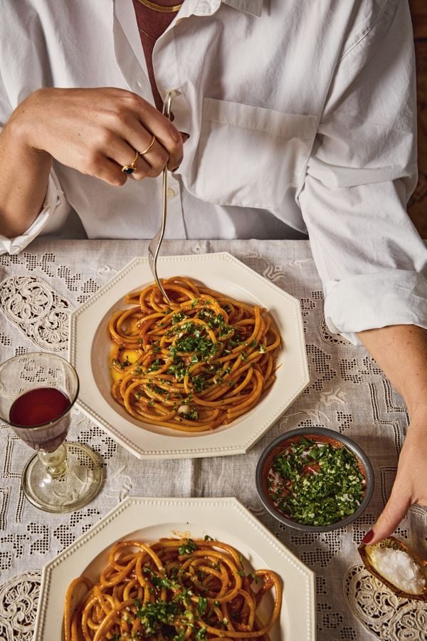 Viral sjalotten-pasta van Alison Roman / pasta met gekaramelliseerde sjalotten / The Shallot Pasta