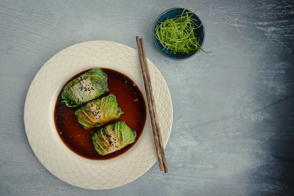 Gezonde Vietnamese loempia met koolbladeren