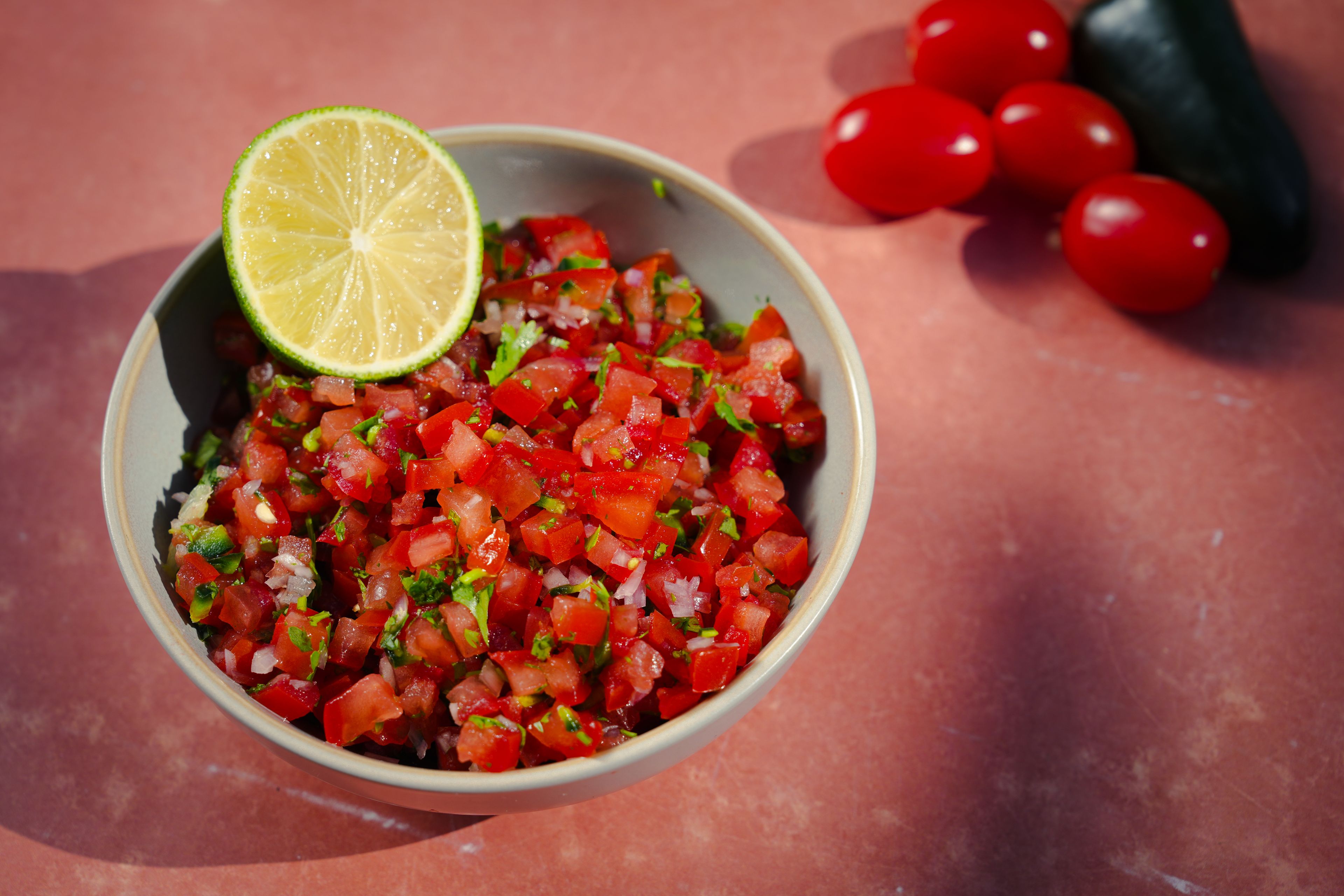 Supersnelle tomatensalsa: zo maak je ‘m perfect