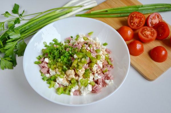 Salad with cottage cheese