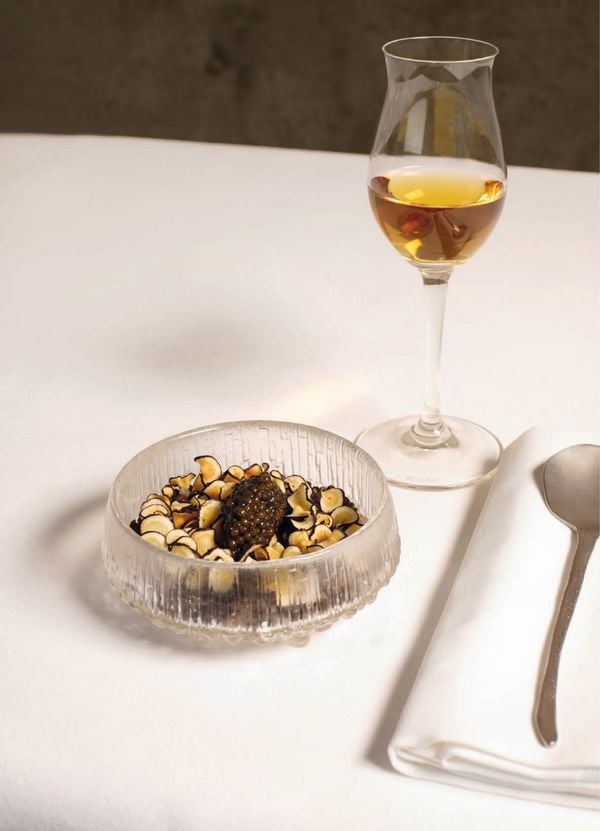 linzen met schorseneerchips en kaviaar uit kookboek simply good