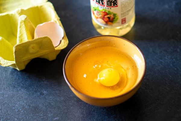 Poaching eggs in the microwave