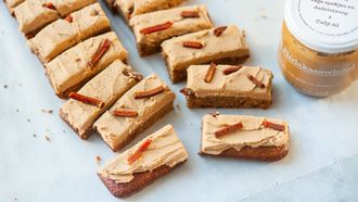 Sticky toffee pindakaasrepen