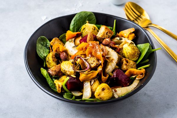healthy meal salad / winter panzanella