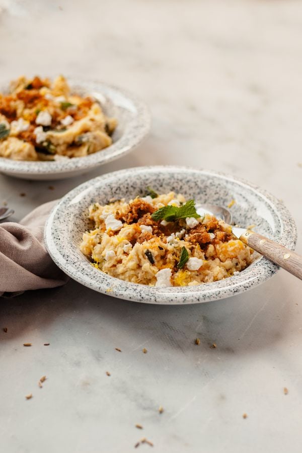 Courgettestamppot met geitenkaas