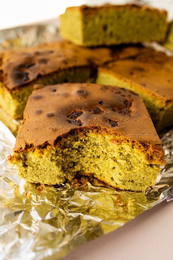 Groene pandan blondies uit no halfway cooks