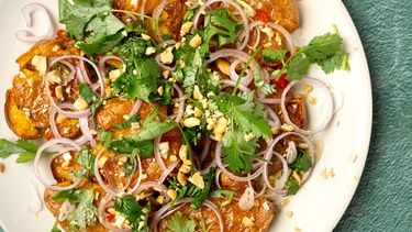 Smashed potatoes met Thaise dressing
