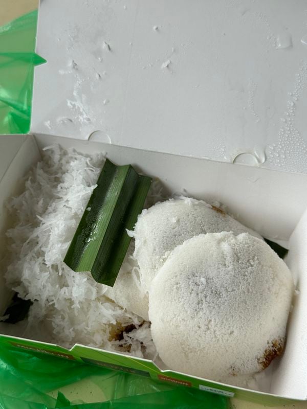 Putu pering / kokoskoekjes Singapore