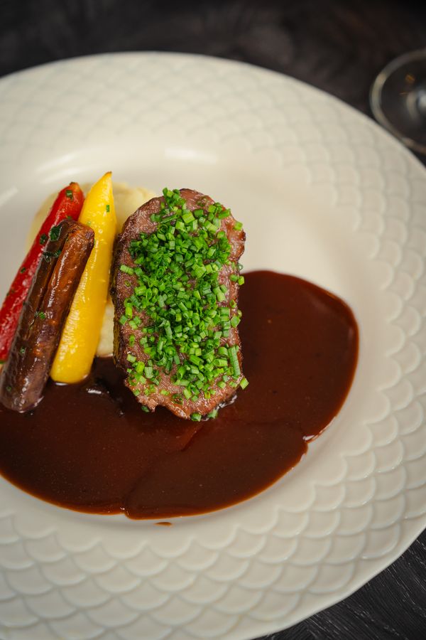 Kalfswang met aardpeerpuree