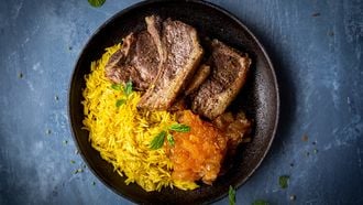 lamsvlees met saffraanrijst en appelchutney