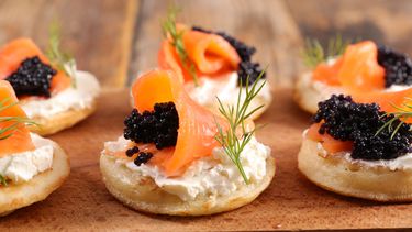 recept met blini van aardappel, zalm en kaviaar