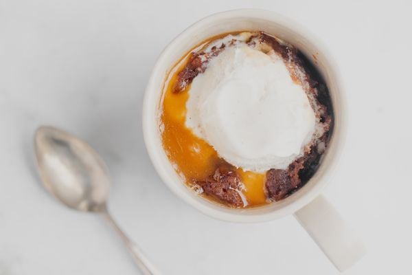 Sticky toffee mugcake