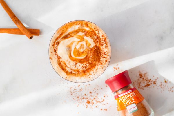 Pumpkin spice latte | pumpkin spice cinnamon roll latte | pumpkin spice siroop maken