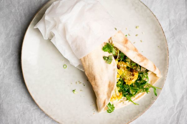 Healthy wraps with cauliflower and hummus