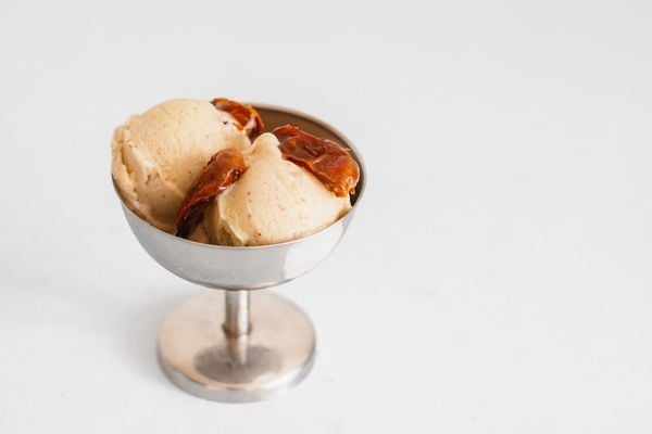 Bananenijs maken van overrijpe bananen met 1 ingrediënt