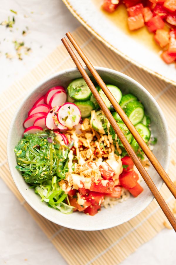 Poke bowl met watermeloen