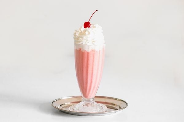 Aardbeienmilkshake milkshake met aardbei milkshake aardbei maken