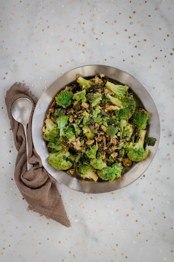 Gegrilde broccoli | Groente bijgerecht met pistachedressing