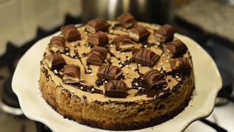 Foto van een Kinder Bueno-cheesecake (taartrecepten)
